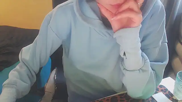 Laco-cO online show from December 1, 8:15 am