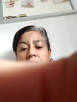 Snapshot of Molly_newman6 chatting on October 26, 9:53 am Molly newman6 online show from October 26, 9:53 am