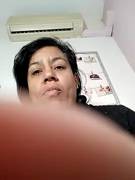 Snapshot of Molly_newman6 chatting on November 5, 5:32 am Molly newman6 online show from November 5, 5:32 am