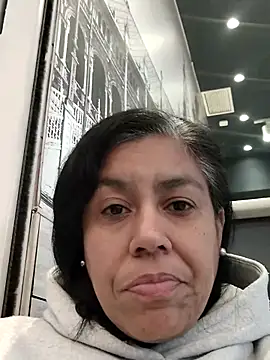 Snapshot of Molly_newman6 chatting on December 2, 4:41 pm Molly newman6 online show from December 2, 4:41 pm