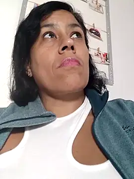 Snapshot of Molly_newman6 chatting on November 3, 5:27 pm Molly newman6 online show from November 3, 5:27 pm