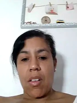 Snapshot of Molly_newman6 chatting on May 31, 10:54 am Molly newman6 online show from May 31, 10:54 am