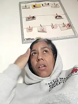 Snapshot of Molly_newman6 chatting on December 17, 6:35 pm Molly newman6 online show from December 17, 6:35 pm