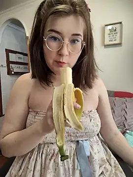 Snapshot of HunnyyLove chatting on October 4, 2:29 pm HunnyyLove online show from October 4, 2:29 pm