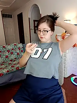 Snapshot of HunnyyLove chatting on January 27, 7:13 pm HunnyyLove online show from January 27, 7:13 pm