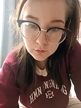 Snapshot of HunnyyLove chatting on February 6, 8:13 pm HunnyyLove online show from February 6, 8:13 pm