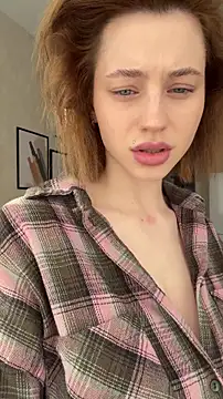 Camilla Railian online show from April 4, 5:47 am