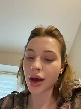 Camilla Railian online show from April 4, 5:52 pm