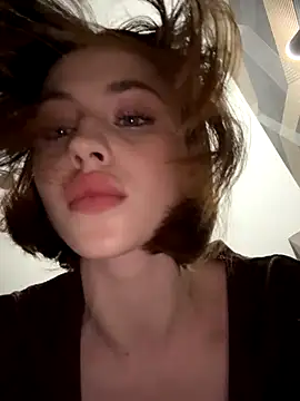 Camilla Railian online show from October 6, 10:32 pm