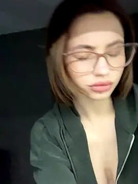 Camilla Railian online show from November 2, 1:32 am