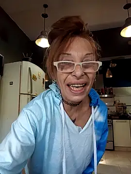Snapshot of FrozenWaffle chatting on May 3, 2:31 pm FrozenWaffle online show from May 3, 2:31 pm