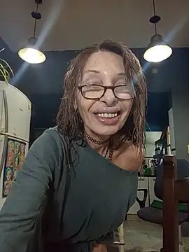 Snapshot of FrozenWaffle chatting on July 12, 5:47 pm FrozenWaffle online show from July 12, 5:47 pm