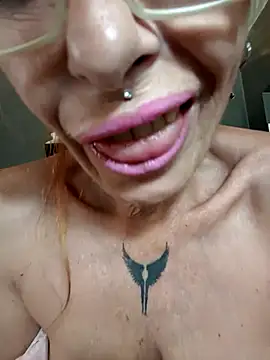 FrozenWaffle online show from December 3, 2:38 pm