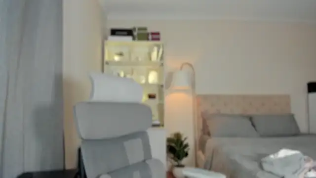 Snapshot of JohannaRodriguez69 chatting on October 25, 12:43 am JohannaRodriguez69 online show from October 25, 12:43 am