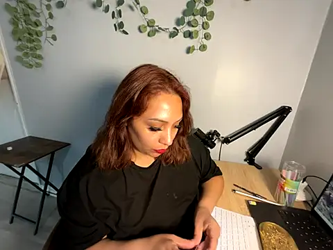Snapshot of linalooove chatting on September 11, 5:57 pm linalooove online show from September 11, 5:57 pm