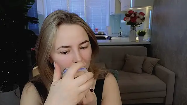 Mira Mermayd online show from March 12, 1:33 am