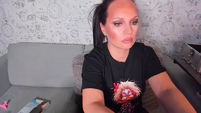 LondonBadGirl online show from April 22, 8:59 pm