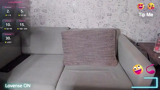 Snapshot of LondonBadGirl chatting on June 12, 9:45 pm LondonBadGirl online show from June 12, 9:45 pm