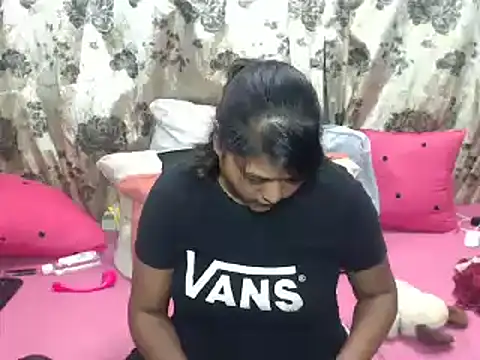 Snapshot of indian_glitter chatting on September 28, 5:53 pm indian glitter online show from September 28, 5:53 pm