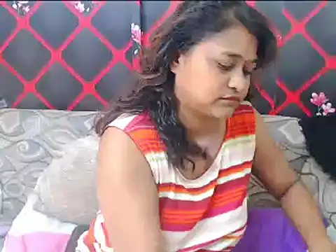 Snapshot of indian_glitter chatting on March 8, 8:22 am indian glitter online show from March 8, 8:22 am