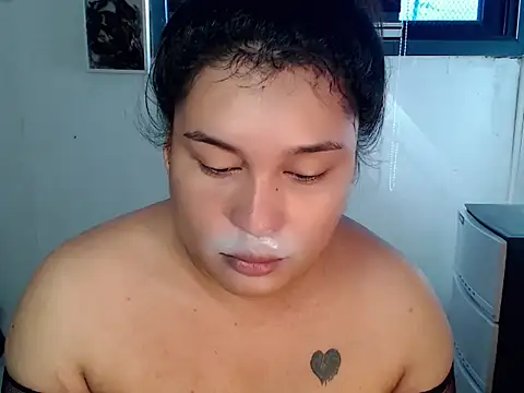 Snapshot of Hardcore_Tgirl chatting on June 18, 12:09 am Hardcore Tgirl online show from June 18, 12:09 am