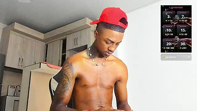 Snapshot of YeremiBrowm chatting on October 30, 8:50 pm YeremiBrowm online show from October 30, 8:50 pm