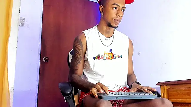 Snapshot of YeremiBrowm chatting on February 7, 8:20 pm YeremiBrowm online show from February 7, 8:20 pm