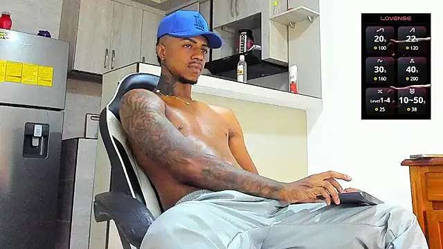 Snapshot of YeremiBrowm chatting on November 8, 7:17 pm YeremiBrowm online show from November 8, 7:17 pm