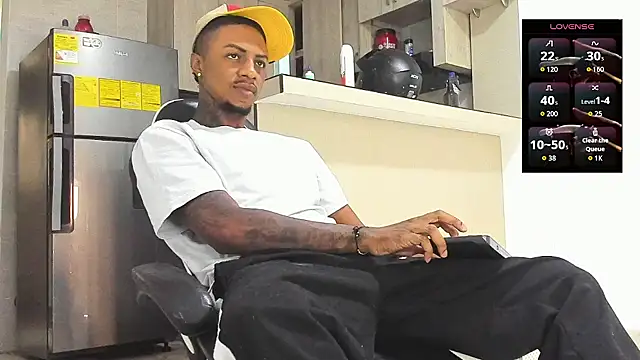 Snapshot of YeremiBrowm chatting on January 8, 3:18 pm YeremiBrowm online show from January 8, 3:18 pm