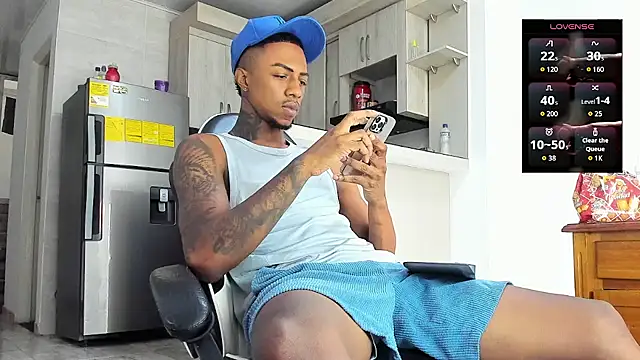 Snapshot of YeremiBrowm chatting on November 28, 7:58 pm YeremiBrowm online show from November 28, 7:58 pm