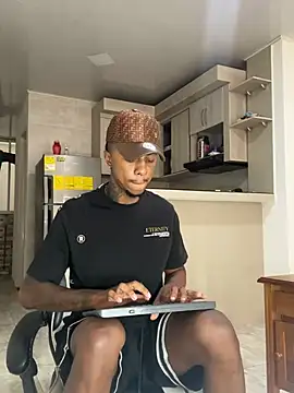 YeremiBrowm online show from April 3, 7:42 pm