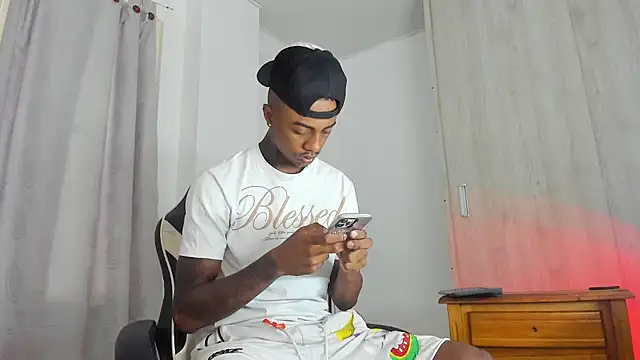 Snapshot of YeremiBrowm chatting on September 9, 3:43 pm YeremiBrowm online show from September 9, 3:43 pm