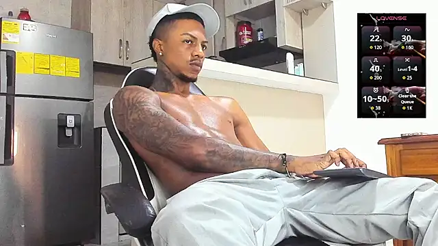 Snapshot of YeremiBrowm chatting on January 9, 2:57 pm YeremiBrowm online show from January 9, 2:57 pm