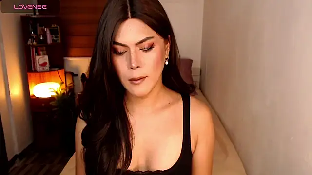 Snapshot of SweetieZeveey_ chatting on June 27, 10:49 pm SweetieZeveey online show from June 27, 10:49 pm