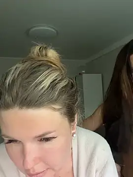 AngelMiaM online show from May 21, 4:37 pm