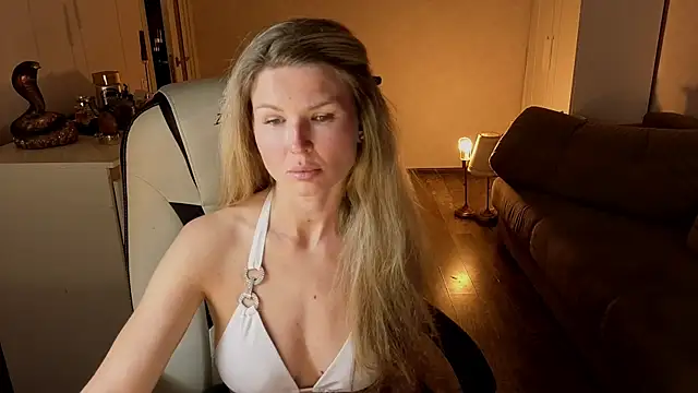 AngelMiaM online show from May 24, 6:30 pm