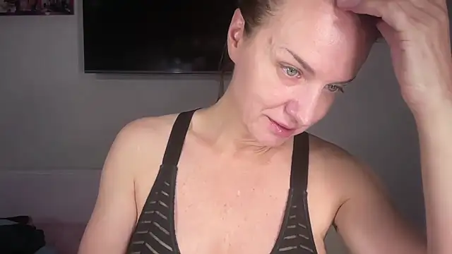 RachellAmazing online show from July 27, 6:26 pm
