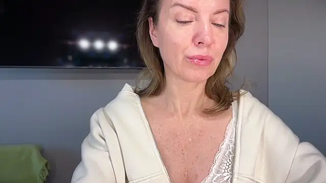 RachellAmazing online show from September 24, 5:25 am