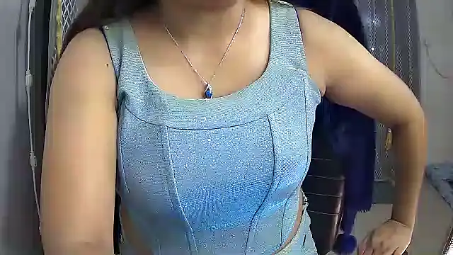 Snapshot of avav_love chatting on February 17, 3:33 pm avav love online show from February 17, 3:33 pm