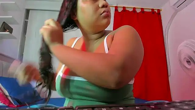 Snapshot of Lunastar02 chatting on October 30, 12:47 pm Lunastar02 online show from October 30, 12:47 pm