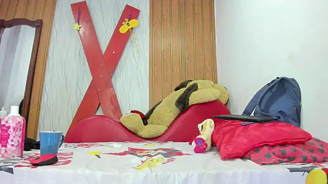Lunastar02 online show from May 9, 1:58 pm