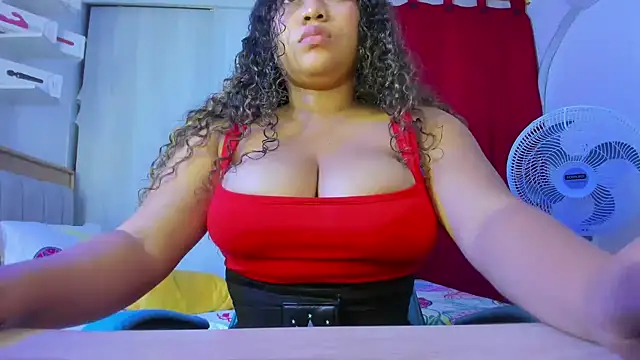 Snapshot of Lunastar02 chatting on December 1, 8:42 pm Lunastar02 online show from December 1, 8:42 pm