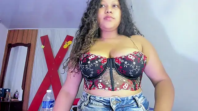 Lunastar02 online show from April 26, 1:52 pm