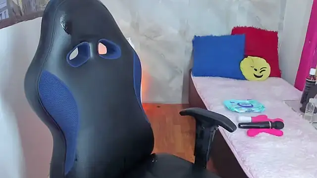 Lunastar02 online show from March 14, 4:24 pm