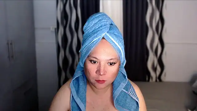Snapshot of xSUCKTHYWOMANx chatting on March 11, 5:35 am xSUCKTHYWOMANx online show from March 11, 5:35 am