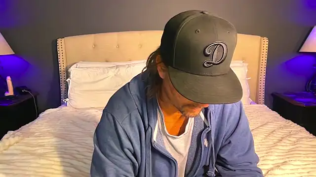 Snapshot of RyanRitchie chatting on December 18, 2:53 am RyanRitchie online show from December 18, 2:53 am