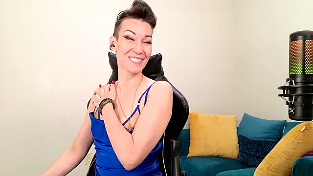 EveEnigma online show from February 6, 1:10 pm