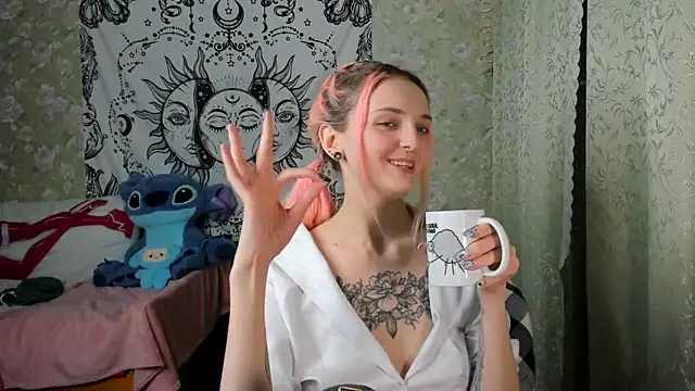 Cutie Adelia online show from January 16, 4:07 pm