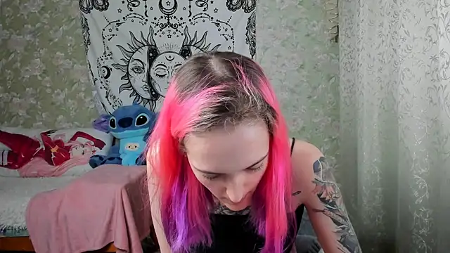 Cutie Adelia online show from February 27, 1:49 pm