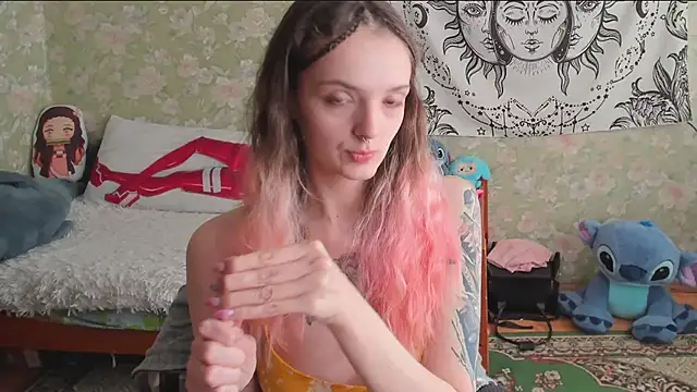 Cutie Adelia online show from May 26, 11:19 am
